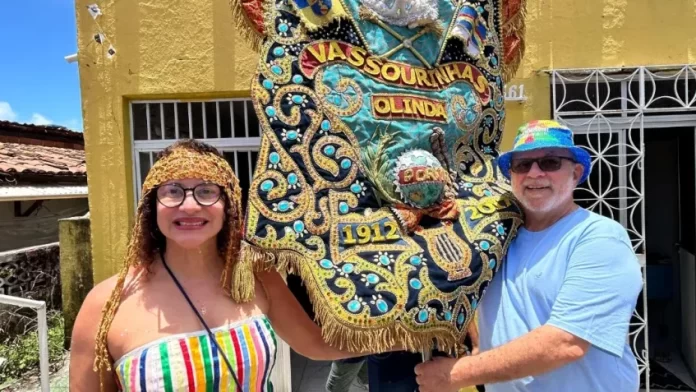 Políticos curtem último dia oficial do Carnaval de 2025_67c7994699e93.webp