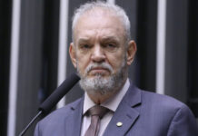 Projeto obriga distribuidora a alertar sobre consumo atípico