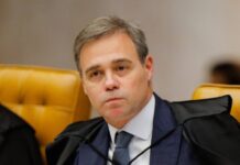 Só Mendonça e Nunes Marques votam contra prisão de Silveira