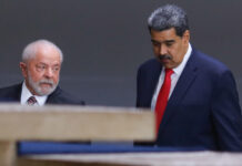 Asilados na embaixada argentina em Caracas cobram Lula por solução