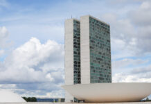 Câmara analisa projeto que garante emprego a denunciantes de assédio