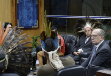 Gilmar Mendes discute marco temporal com representantes indígenas