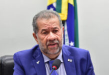 INSS não deveria interferir entre associações e pensionistas, diz Lupi