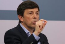 Lula faz trabalho ruim e sabota Haddad, que é bom, diz Amoêdo