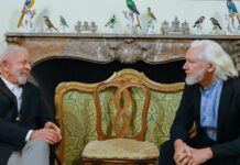 Lula se encontra com Assange e diz que ele é exemplo para a liberdade