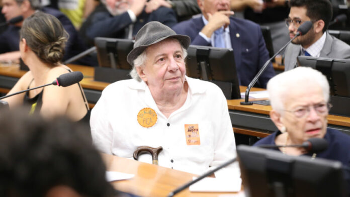 Marco Nanini vai à Câmara manifestar apoio a Glauber Braga_67f70f49252c0.jpeg