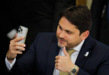 Ministros de Lula se solidarizam com Juscelino Filho nas redes