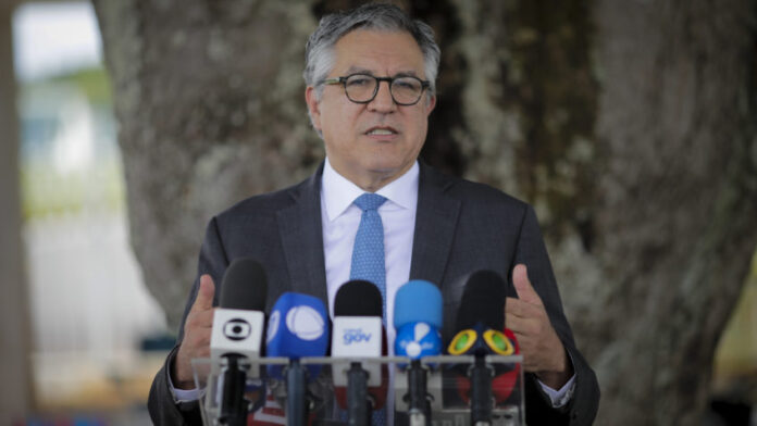 Padilha diz que ministério enfrenta legado de negacionismo da pandemia_67edd3f27b4f9.jpeg