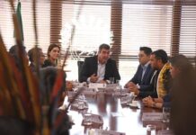 Riedel se reúne com grupo de vereadores indígenas