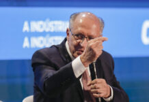 Brasil precisa “fechar a torneira”, diz Alckmin