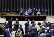 Com apoio do governo, Câmara aprova urgência de PL sobre INSS