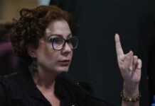 Maioria do STF condena Carla Zambelli a 10 anos de prisão