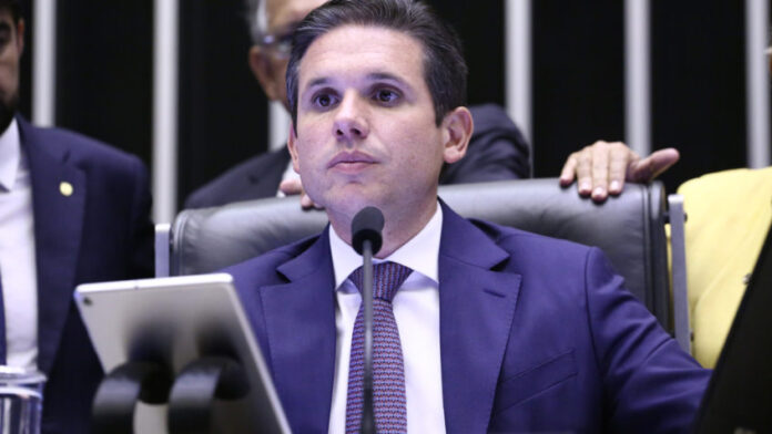 Oposição espera Motta voltar para pressionar por recurso pró-Ramagem_682291b432ddb.jpeg