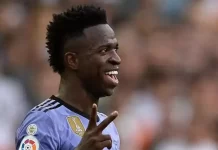 Justiça espanhola condena quatro pessoas por boneco de Vinicius Jr. ‘enforcado’