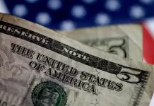 Dólar à vista fecha em baixa de 0,42%, a R$ 5,5041 na venda