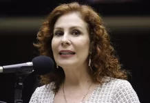 Polícia italiana localiza Zambelli e faz buscas. Deputada pode ser presa ‘a qualquer momento’