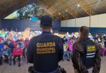 Prefeitura leva projeto Agetran na Escola para estudantes do distrito de Itahum