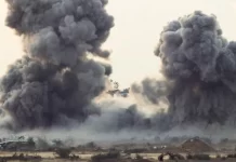 Israel ataca única igreja católica em Gaza, fere padre e mata duas pessoas, incluindo fiéis refugiados