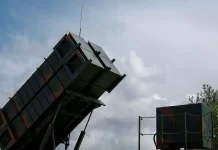 Em reviravolta, Trump arma a Ucrânia e ameaça Rússia e parceiros comerciais com sanções