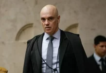 Moraes proíbe uso de farda por militares réus e exige troca de roupa para depoimento