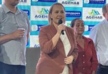 Liandra da Saúde participa da entrega de 250 títulos de regularização fundiária no bairro Santa Felicidade