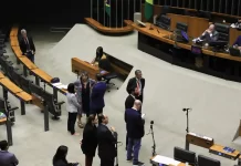 Câmara vota urgência de projeto que reduz benefícios fiscais federais