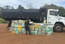 Quase 6t de maconha são apreendidas em meio a carga de pedra brita no Vival dos Ipês