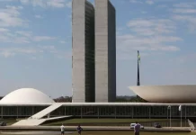 Tensão política cresce em Brasília com cerco às fintechs