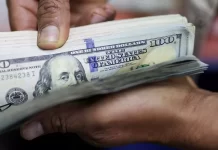 Apesar do tarifaço, dólar recua abaixo de R$ 5,39 e atinge menor valor desde junho de 2024