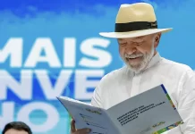 Lula chama Eduardo Bolsonaro de moleque: “Traidor de 215 milhões de brasileiros”