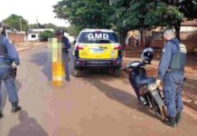 Sem CNH, motociclista faz manobras perigosas em ruas de Dourados e acaba preso