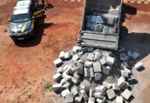Caminhão de brita escondia 6 toneladas de maconha