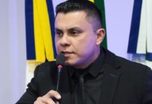 Dalton pede semáforo no cruzamento da Weimar com Eulália