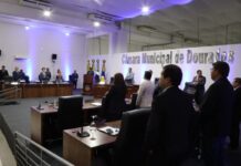 Em reunião curta, vereadores aprovam três projetos