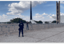 Homem grita “fora, Moraes” em frente ao STF