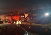 Homem é morto a golpes de facão após discussão por lixo