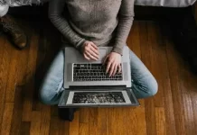 Brasil tem mais alunos na graduação a distância do que em cursos presenciais pela primeira vez