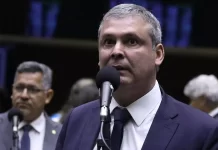 Lindbergh: ‘condenar Bolsonaro irá marcar a memória institucional do STF’