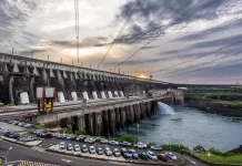 Itaipu dá início à montagem da usina solar flutuante