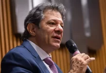 Haddad afirma que atrelar votação da isenção do IR à da anistia é uma “loucura”