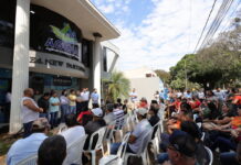 Prefeitura entrega mais 75 títulos de regularização fundiária em Dourados