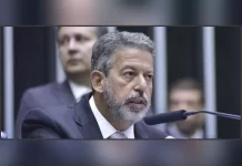 Lira pressiona governo para manter cargos com o Centrão