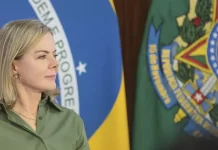 Gleisi: “se quiserem continuar no governo, têm de votar com o governo”