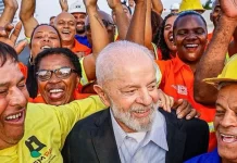 Pesquisa Atlas aponta tendência de reeleição de Lula no primeiro turno