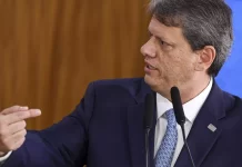 Moraes arquiva processo contra Tarcísio por articulação pró-anistia