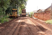 Prefeitura leva melhorias para o bairro Estrela Porã e anuncia limpeza de área verde