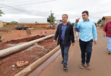 Prefeito e senador Nelsinho Trad vistoriam obras de asfalto do Parque dos Jequitibás