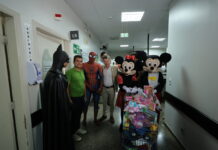 Ação voluntária leva brinquedos para crianças internadas no HU e prefeito destaca iniciativa