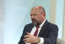 Ex-ministro de Bolsonaro é alvo da Operação sem Desconto e vai usar tornozeleira