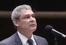 Lindbergh acusa Derrite de tentar enfraquecer a PF: “nova versão da PEC da bandidagem”